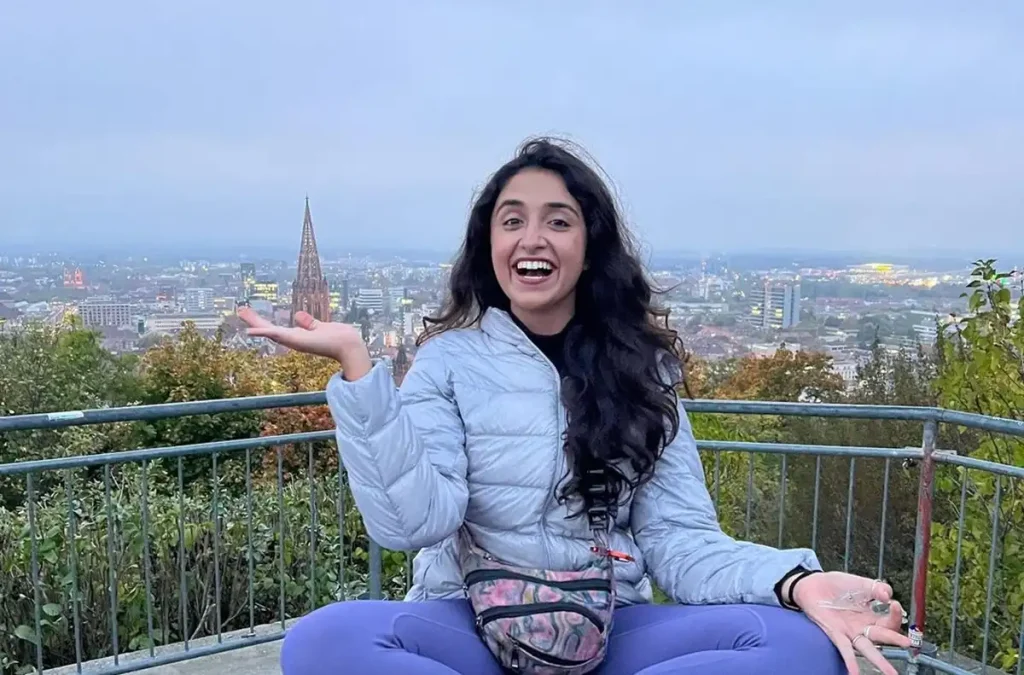 Aakanksha Monga Biography - Net Worth, Age