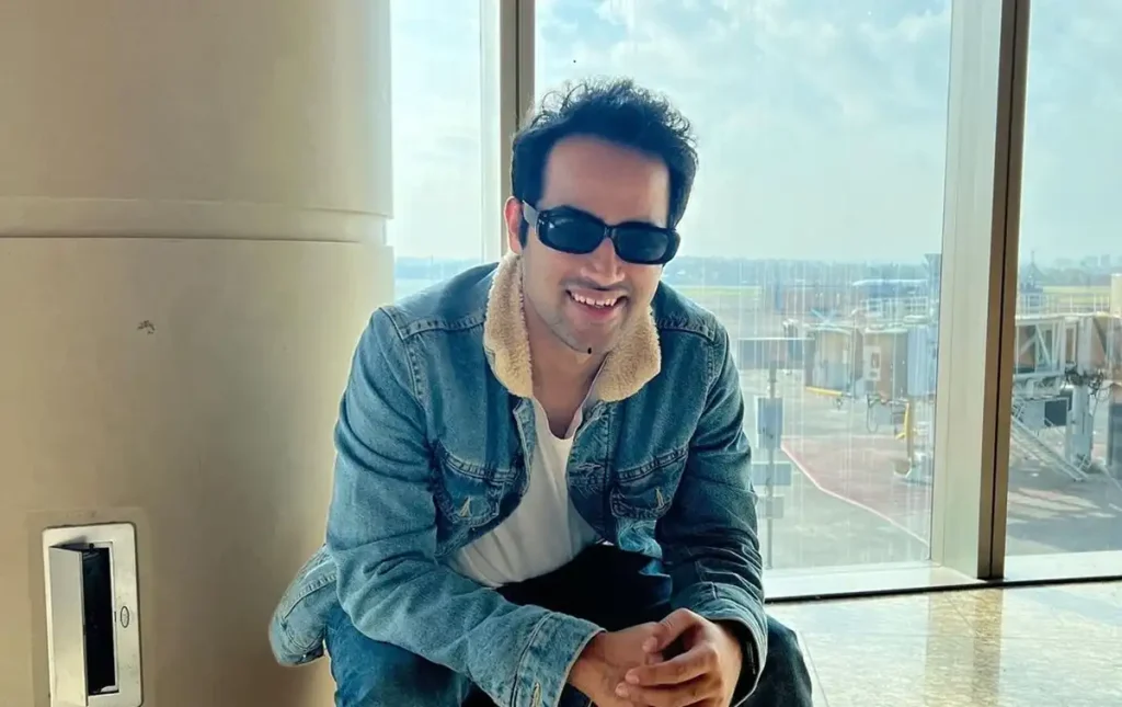 Raj Shamani Biography- Net Worth, Age, Family, Girlfriend & More 88 Raj Shamani Biography - style