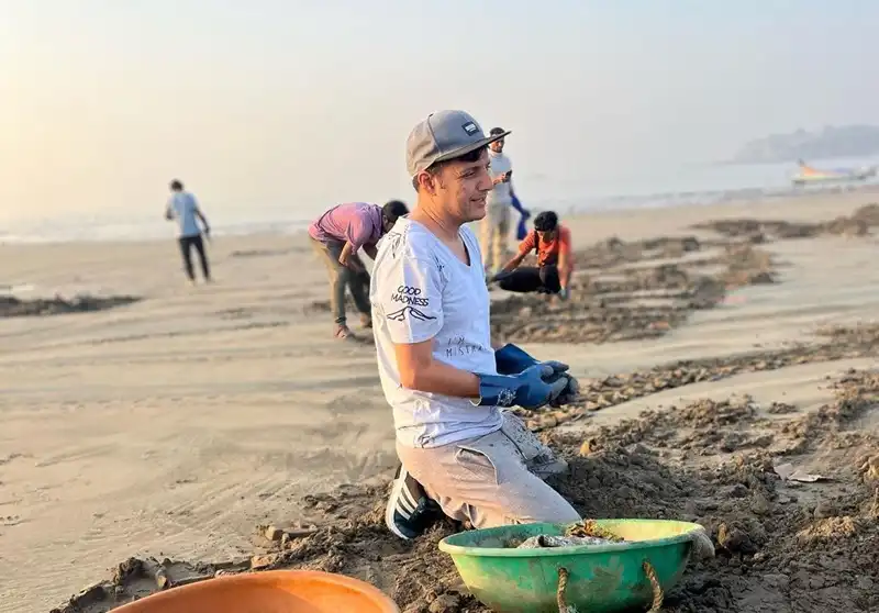 Afroz Shah Biography - Net Worth, Age, Family, Girlfriend & More 92 Afroz Shah