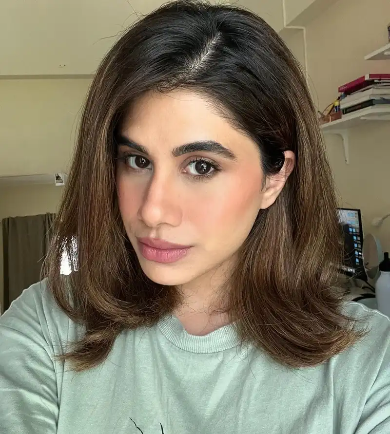 Malvika Sitlani Biography- Net Worth, Age, Family, Boyfriend & More 89 Malvika Sitlani Biography age