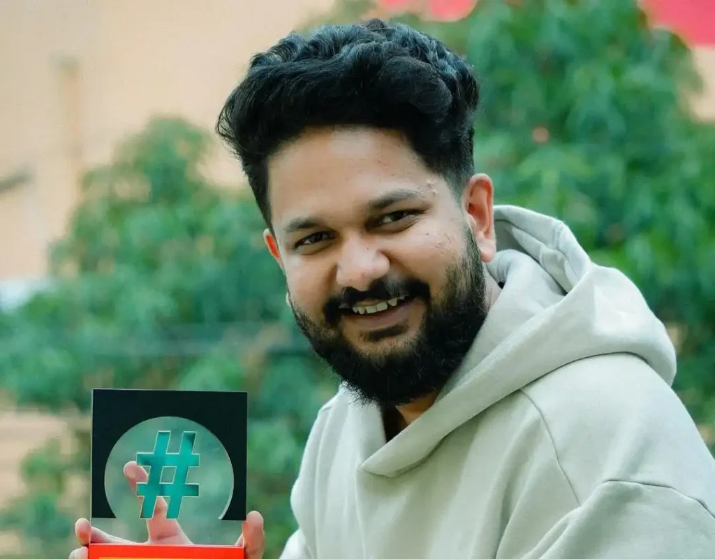 Naman Deshmukh Biography - Net Worth, Age, Family, Girlfriend & More 90 Naman Deshmukh Biography style
