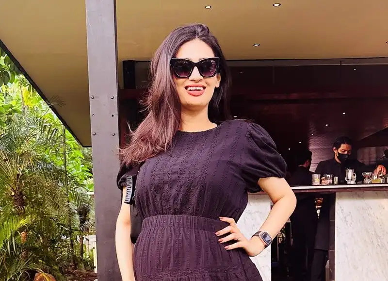 Tarini Peshawaria Biography- Net Worth, Age, Family, Boyfriend & More 91 Tarini Peshawaria Biography - Net Worth