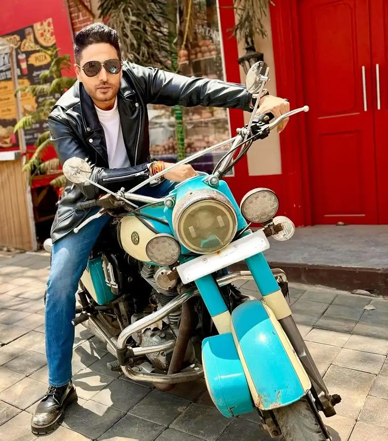 'Anupama' Star Anuj Kapadia, aka Gaurav Khanna, Kabir Singh Look Goes Viral! 92 Anupama Star Anuj Kapadia, aka Gaurav Khanna, Kabir Singh Look Goes Viral!
