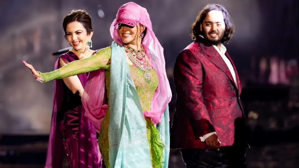 Pop Sensation Rihanna Takes Over the Stage at Ambani's Pre-Wed! First Show in India Ever... 89 Rihanna Takes centre stage at Ambani pre wedding celebration