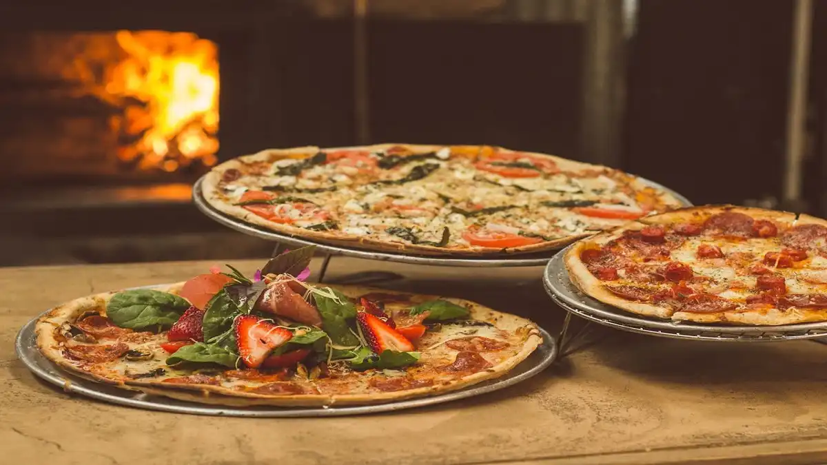 11 Types of Pizzas: Treat Your Taste Buds With These Delicious Varieties 89 types of pizzas