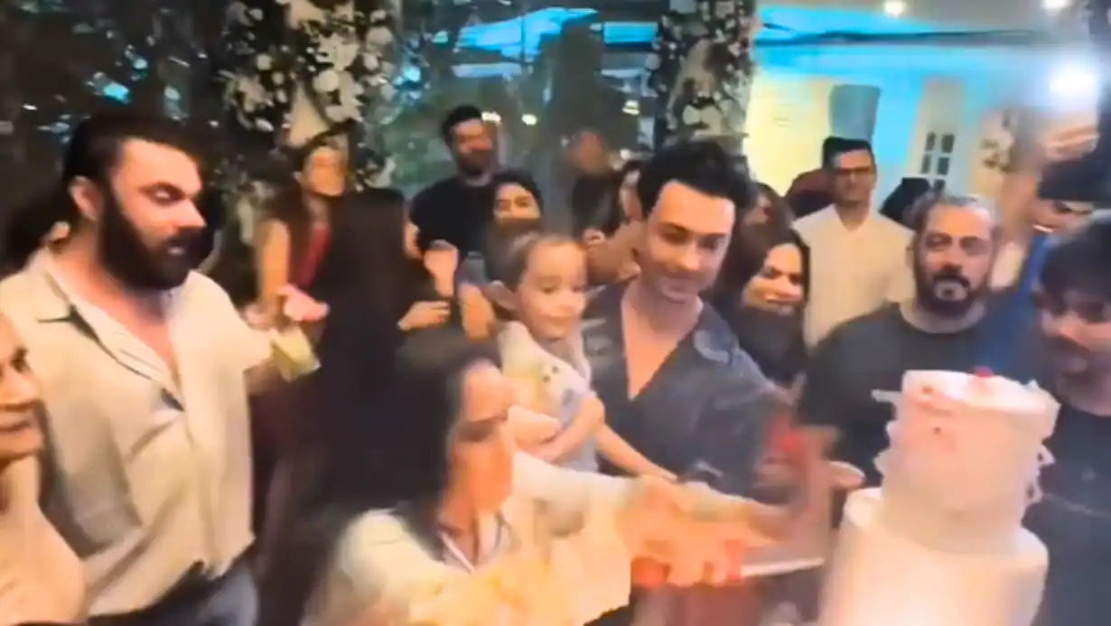 Salman Khan Celebrates Arpita Khan's Birthday 87 Salman Khan Celebrates Arpita Khan's Birthday