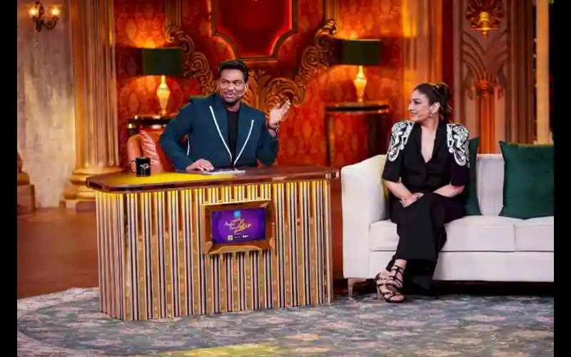 Aapka Apna Zakir' Unveils Bollywood Memories: From Geeta Maa's Dance to Raveena's Turning Point 93 Zakir Khan; Raveena Tandon