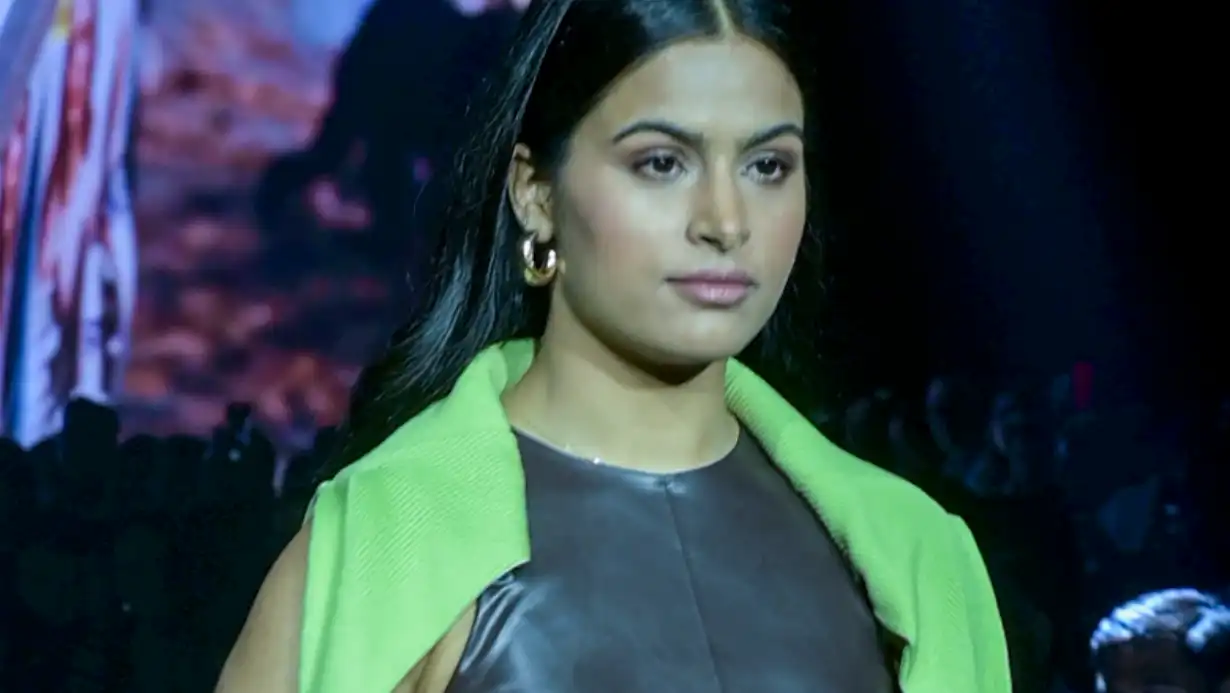Olympic Medalist Manu Bhaker Shines in Runway Debut at Lakme Fashion Week X FDCI 2024 87 Olympic Medalist Manu Bhaker Shines In Runway Debut At Lakme Fashion Week X Fdci 2024