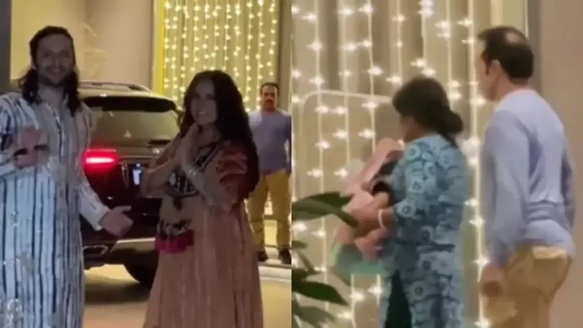 Richa Chadha and Ali Fazal Makes Their First Public Appearance with Little Princes at the Abu Jani Sandeep Khosla Pre-Diwali Bash 87 Richa Chadha And Ali Fazal's First Public Appearance With Little Daughter At The Ajsk Pre Diwali Bash Webp File