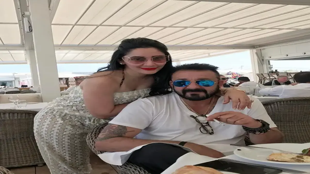 Sanjay Dutt's Fourth Marriage: Actor Sealed His Love with Manyata in Viral Video 71 Sanjay Dutt Manyata Dutt