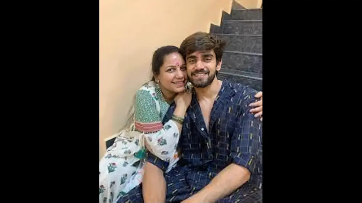 Avinash Mishra’s Mother Speaks Out: Insights on Eisha Singh, Kashish Kapoor, and More 89 Avinash Mishra With His Mother