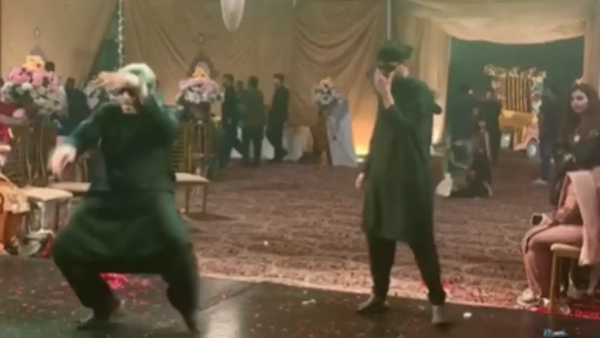 Viral Video: Pakistani Father-Son Duo’s Dance on Bollywood Song Stuns Social Media 89 Pakistani Father Son Duo’s Dance On Bollywood Song Stuns Social Media