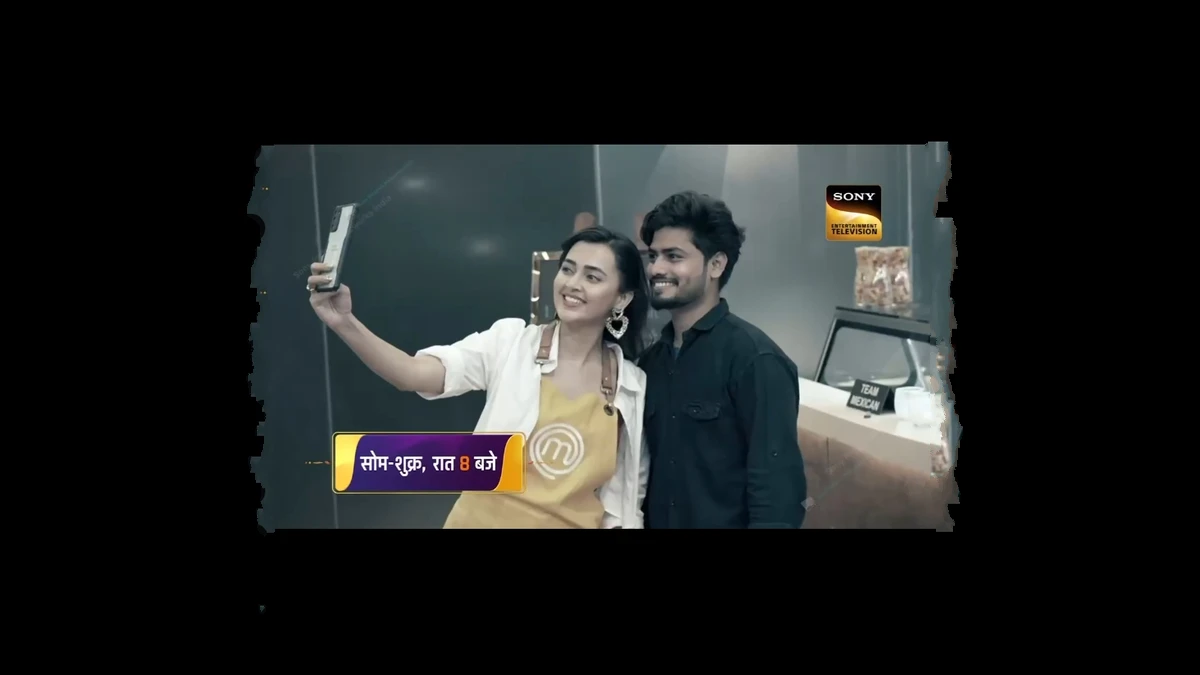 Tejasswi Prakash Adds Fun Twist to Celebrity MasterChef with Hugs for Rs 200 89 Tejasswi Prakash Taking Selfie With A Fan