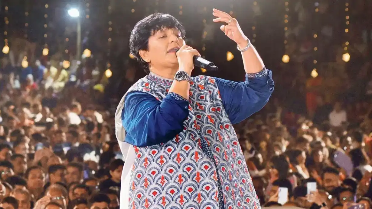 Falguni Pathak Birthday: Recorded First Song at Just 10, Faced Struggles in Childhood 87 Falguni Pathak Birthday