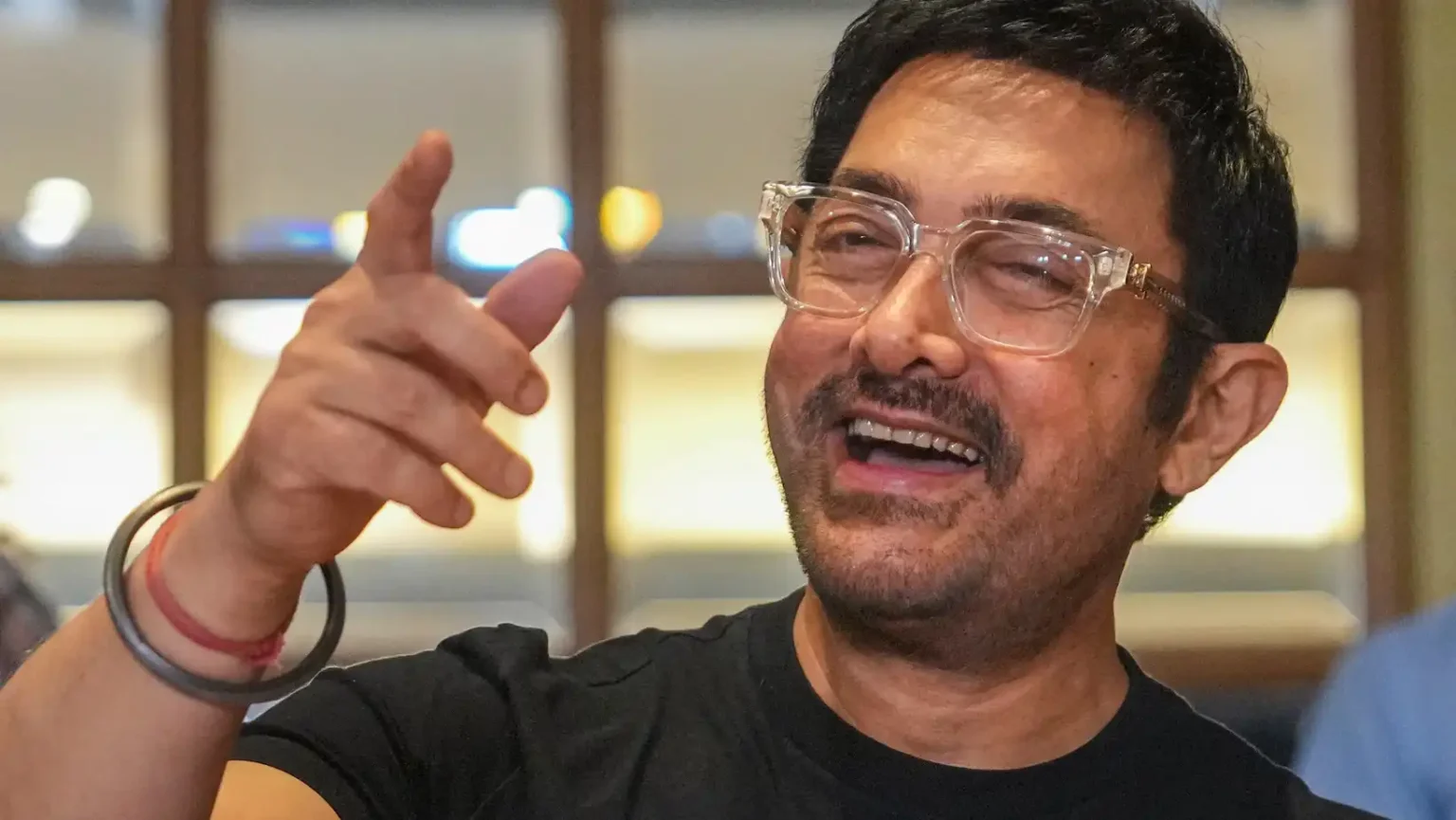 Aamir Khan Faces Backlash Over Viral Video: Accused of Targeting Hindu Women 89 Aamir Khan Viral Video Controversy Hindu Girlfriend Gauri