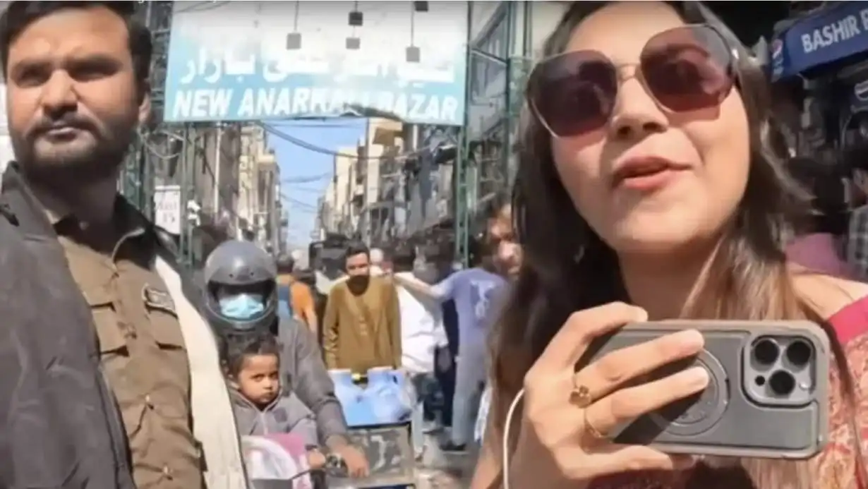 Jyoti Malhotra's New Viral Video Sparks Controversy: Seen with Armed Security in Pakistan 87 Jyoti Malhotra Pakistan Security Video Viral Controversy