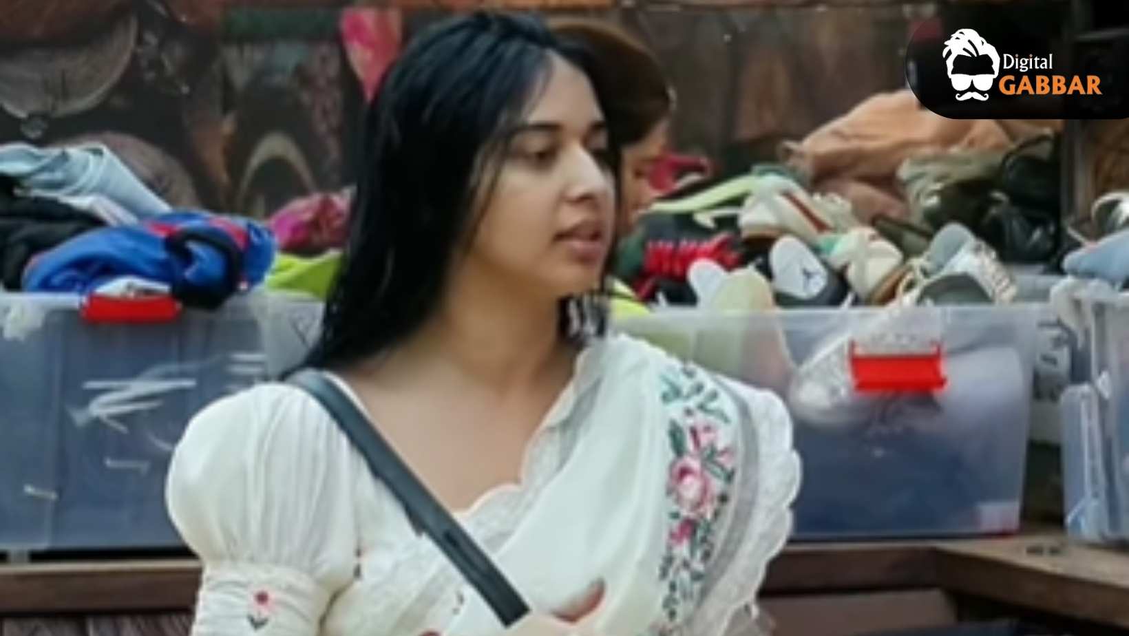 Tanya Mittal Claims She Saved 11 Cops During Kumbh Chaos, Sparks Buzz in Bigg Boss 19 94 Tanya Mittal Saves Police Kumbh Big Boss 19 Viral
