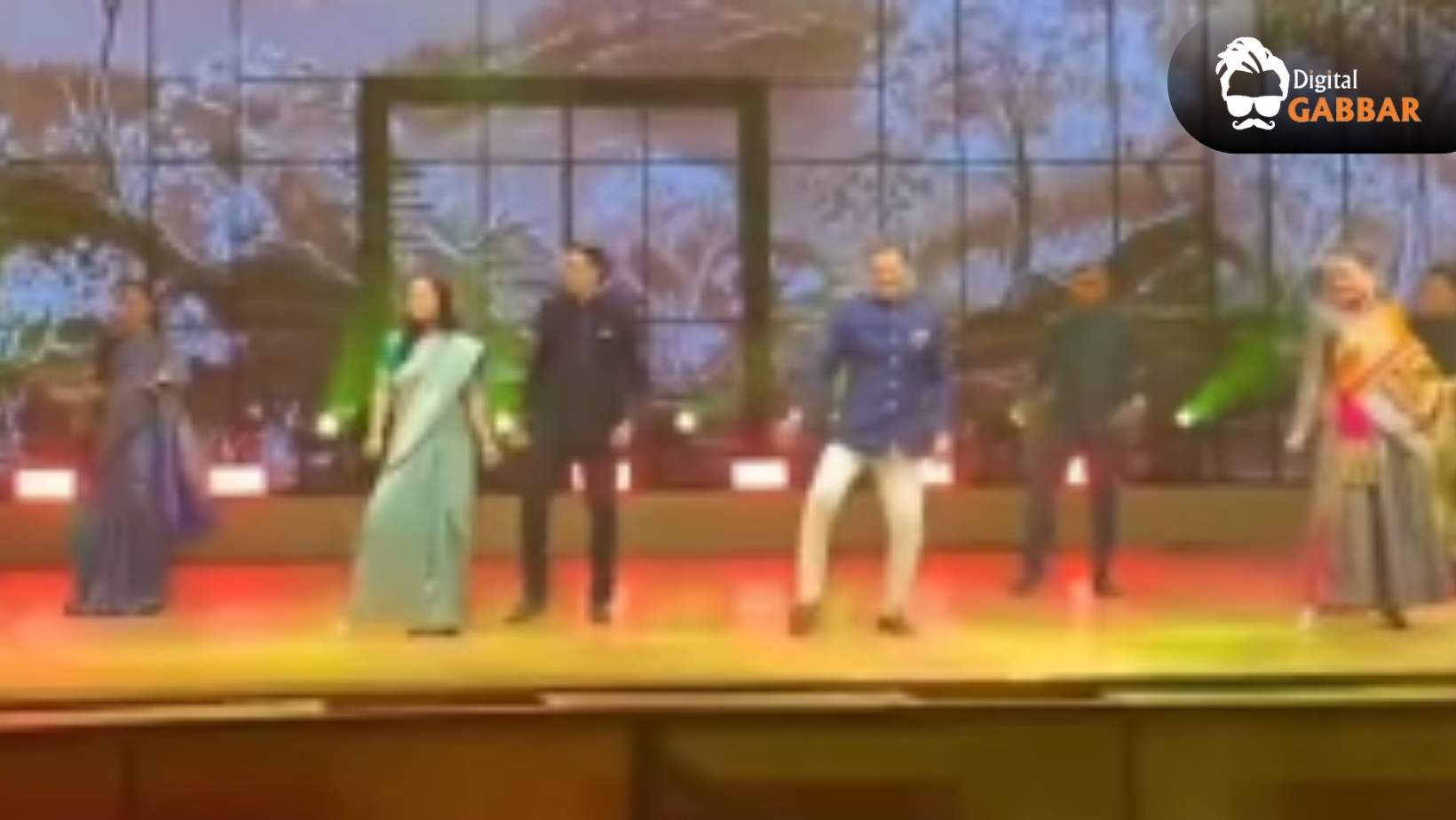 Kangana Ranaut, MahuaâŻMoitra & SupriyaâŻSule Dazzle Daughterâs Wedding with Bollywood Dance 88 Kangana Ranaut Wedding Dance Video