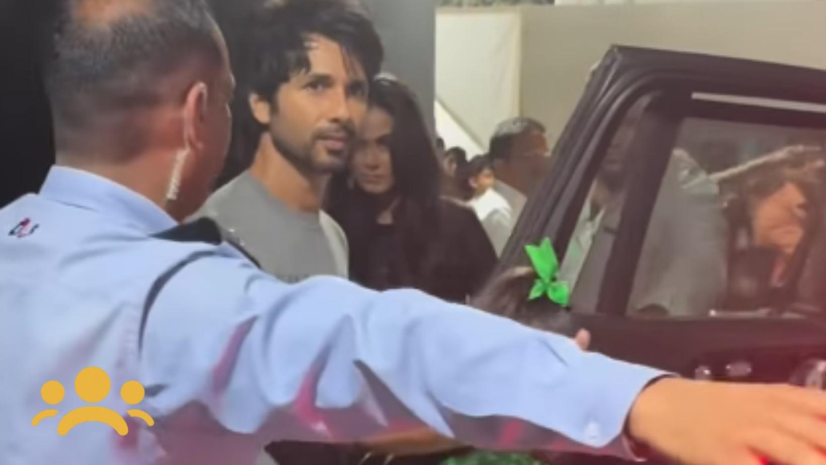 Shahid Kapoor Loses Cool at Paps for Flashing Lights Near Daughter, Video Goes Viral 92 Shahid Kapoor Angry On Paps Daughter Video Viral